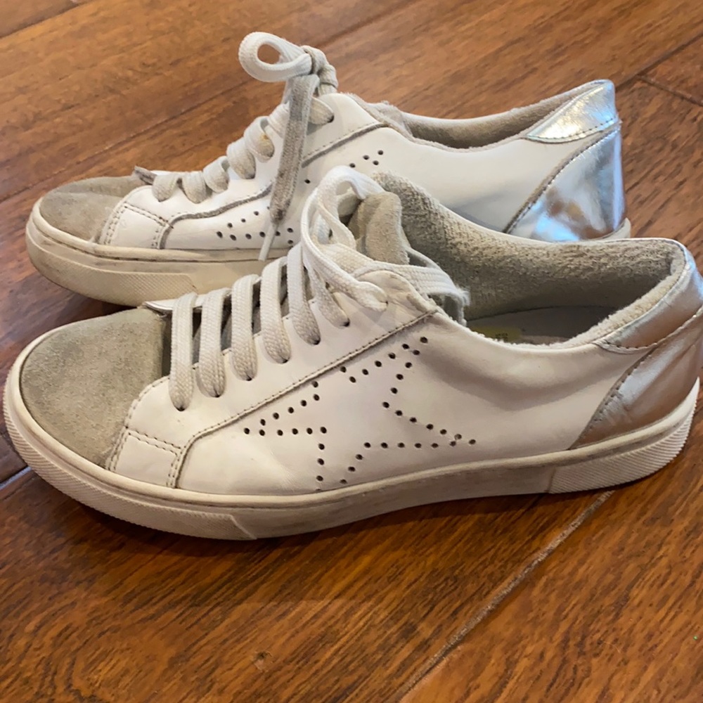 Barely worn kicks!